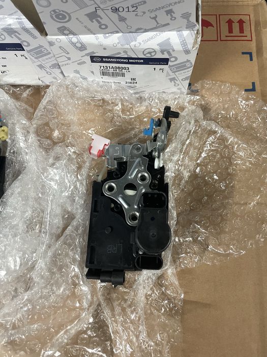 Замок двері SsangYong Recton, Korando C 2010-