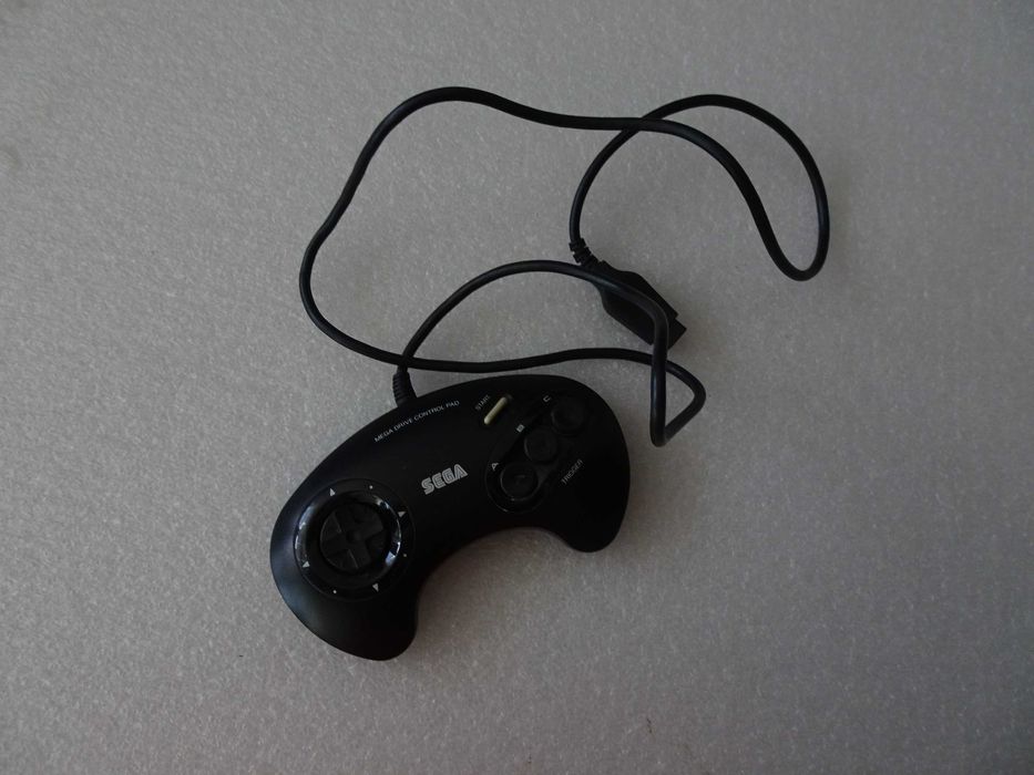 Comando para a consola Mega Drive (botão branco)