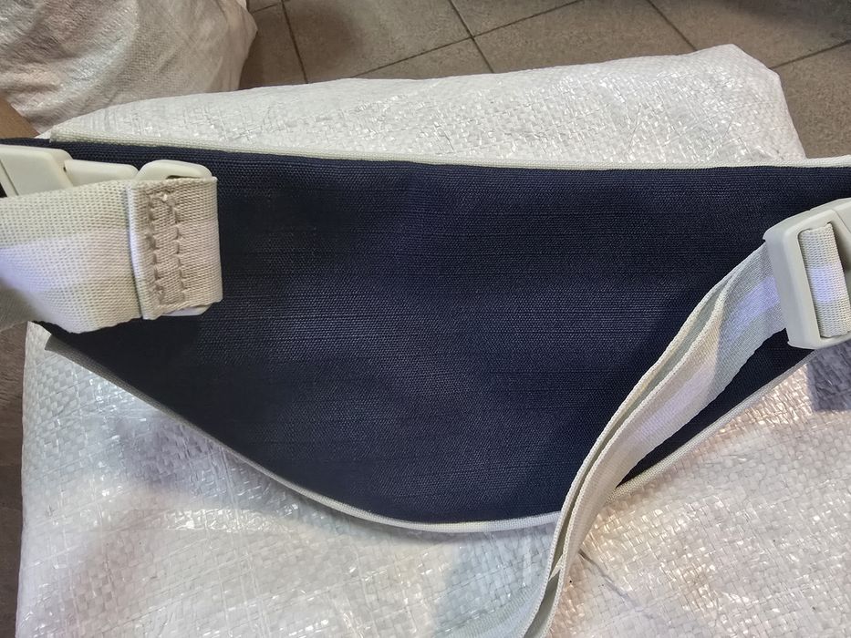 Поясна сумка Nike Fanny Pack у класичному стилі