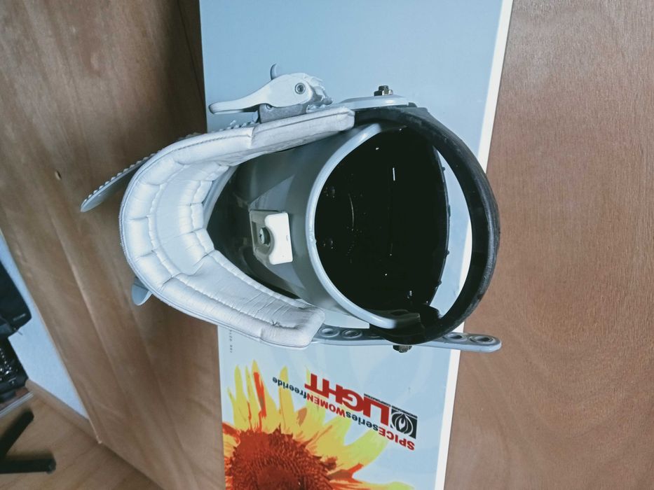 Сноуборд вживаний в доброму стані