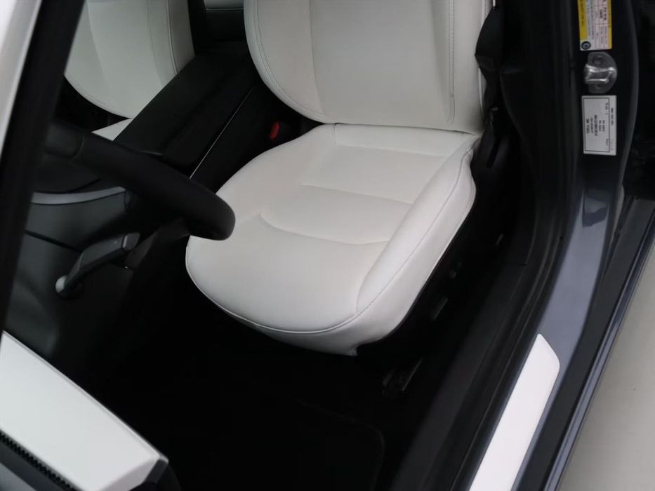 Tesla Model 3 — fotografia 5