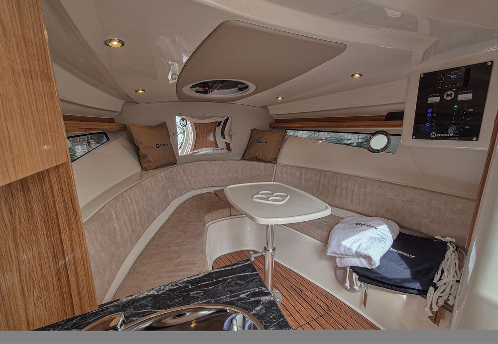 Jacht Motorowy Massiv Boats Cruiser 930 Nowość 2025