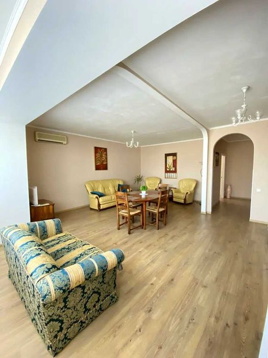 Здається видова та затишна 2х кімнатна квартира -студія. Липки