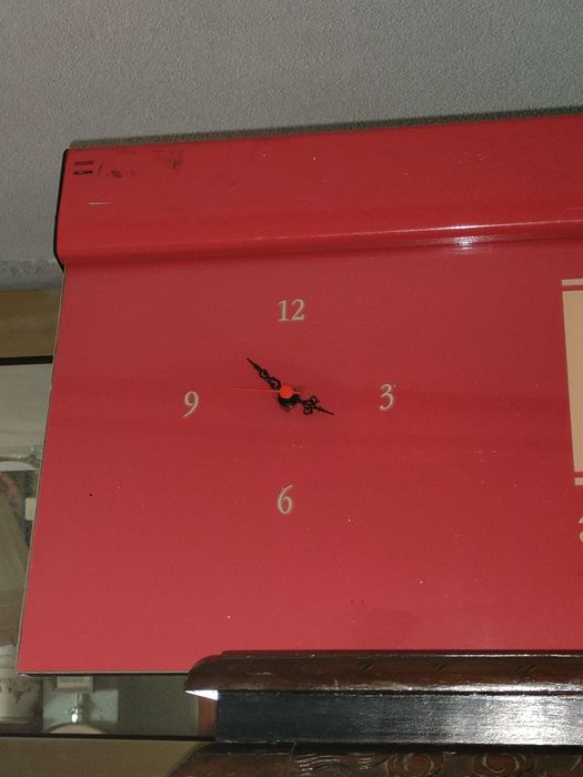 Letreiro e relógio SICAL