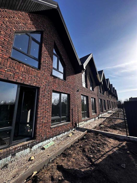 Продаж Будинку 3 км. 1.5 сотки БАВАРСЬКА КЛАДКА Забудовник ,паркінг