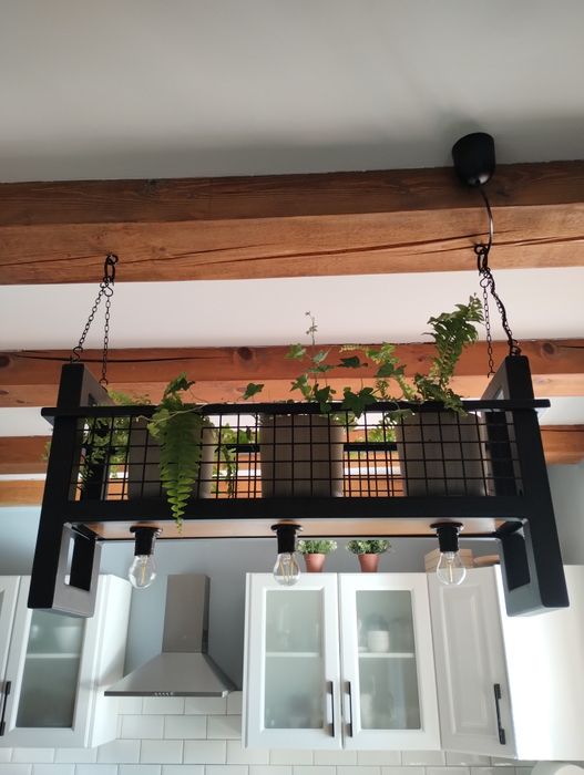 Kwietnik z oświetleniem