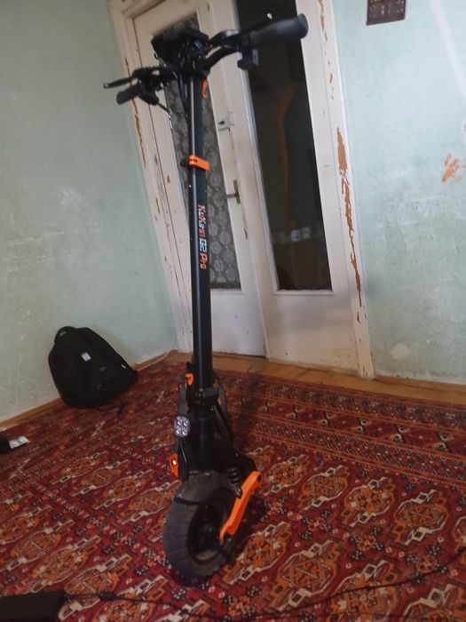 Куго г 2 про 2025 стан 9/10 з зарядкою