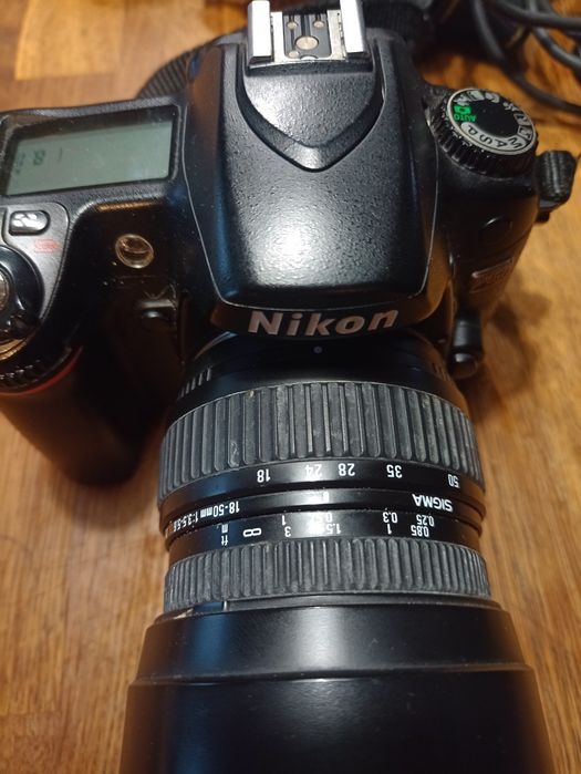Nikon D80 i Nikon D70