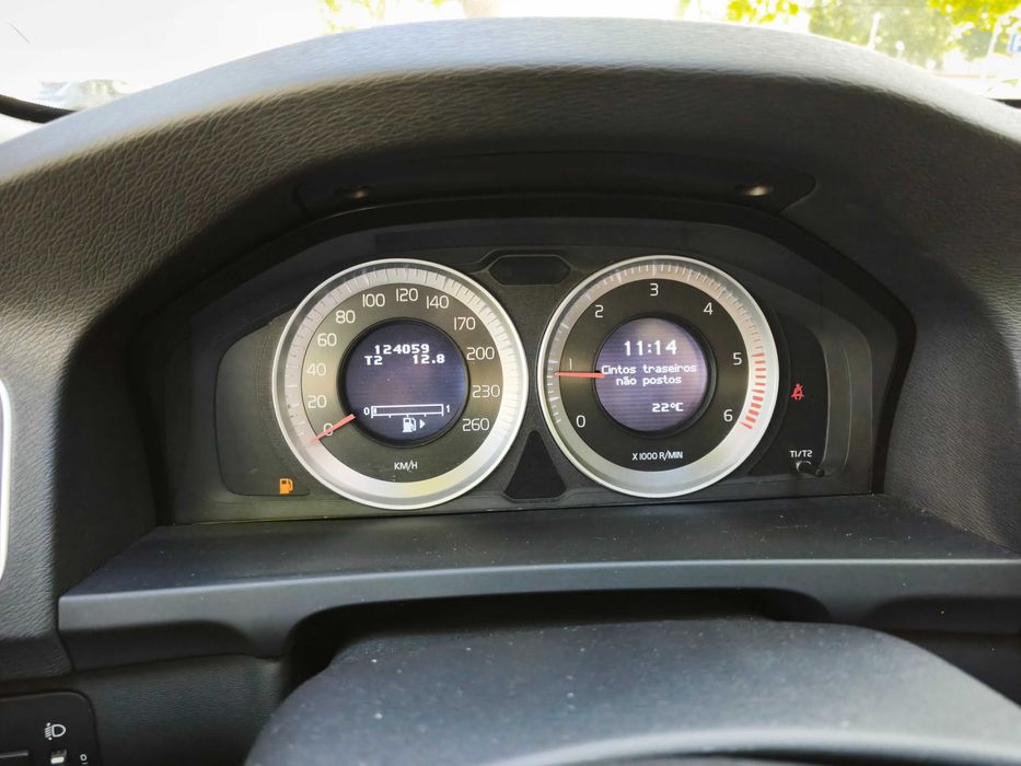 Volvo V60 1.6d Drive Momentum apenas 124000kms