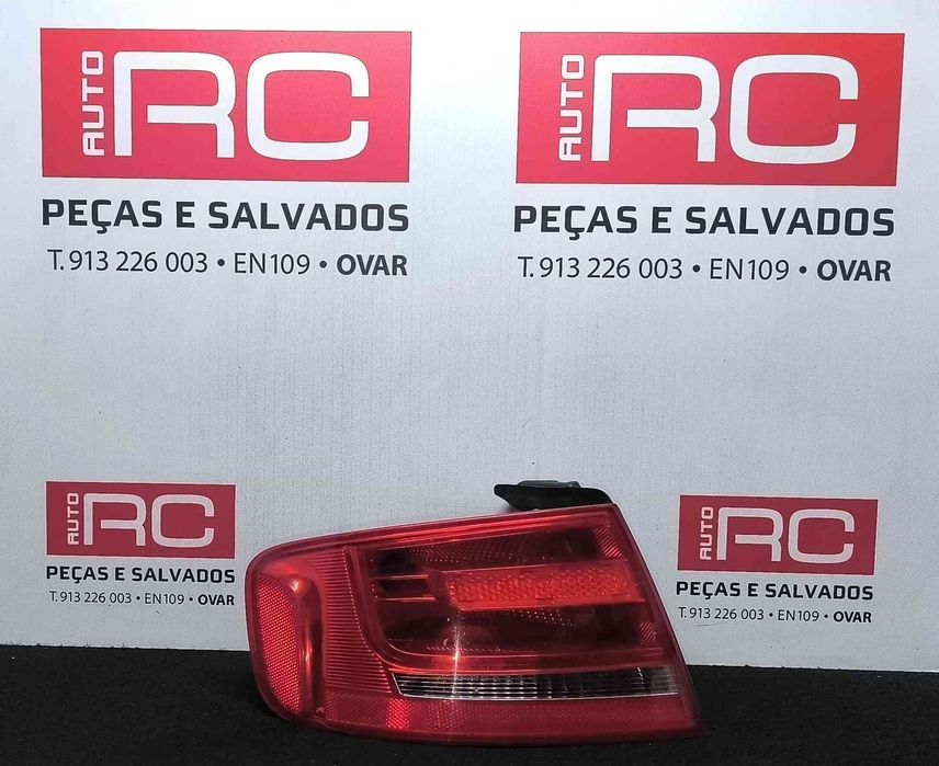 Farolim Esquerdo 8K5945095D - AUDI A4 B8