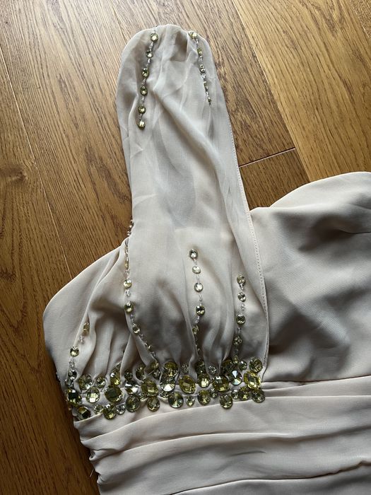 Piękna beżowa sukienka wieczorowa z brylancikami S