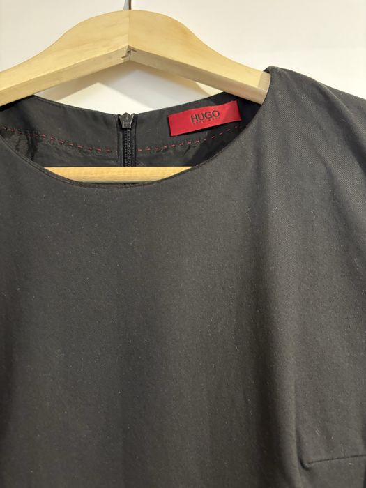 Hugo Boss-czarna sukienka