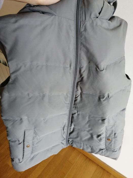 Gray padded vest425699567678924801