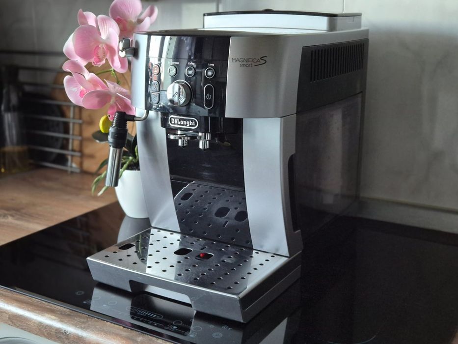 Ekspres De'Longhi Magnifica S Smart ECAM250.23.SB