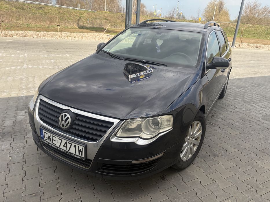 Volkswagen Passat B6  1.9TDI 105KM Monitory w Zaglowkach Czarny