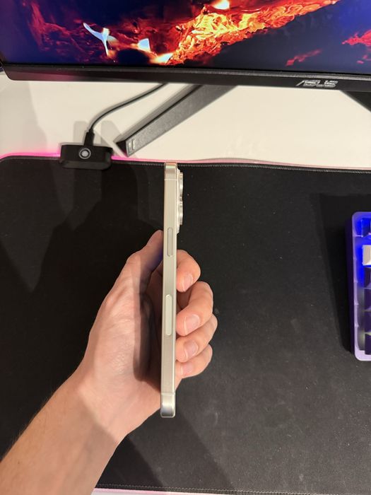 Sprzedam iPhone 15 Pro Max 256 GB White Titanium (only e-sim)