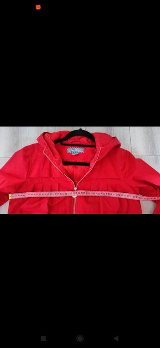 Czerwona kurtka Moodo