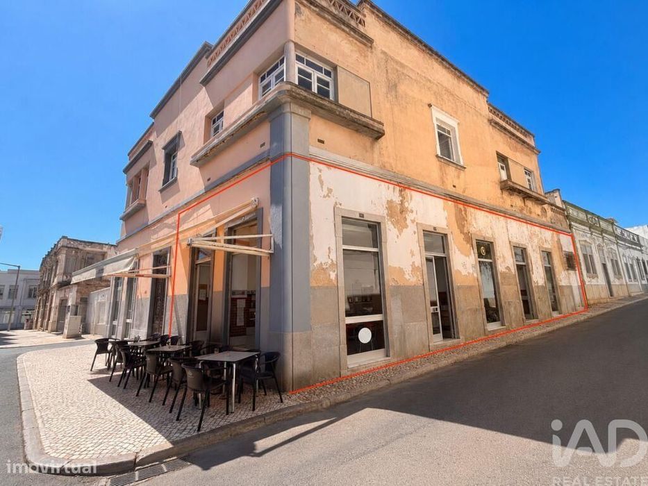 Loja / Estabelecimento Comercial em Olhão de 120,00 m2