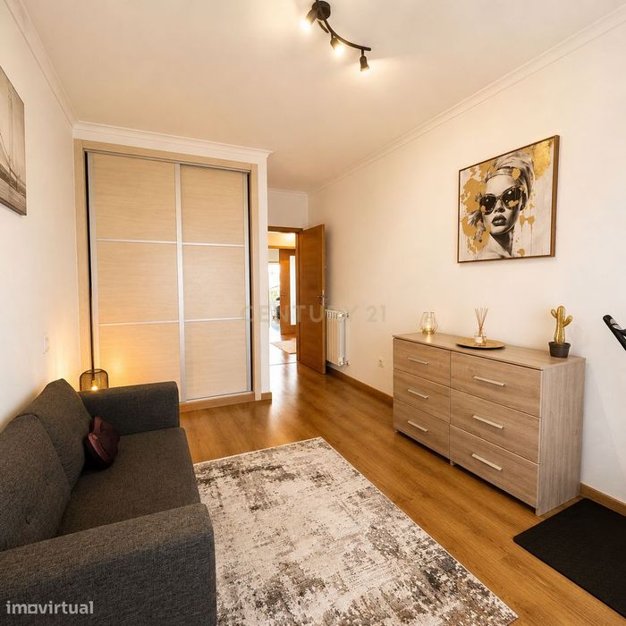 Apartamento T2 com garagem, churrasqueira e espaço exterior | Vieira d