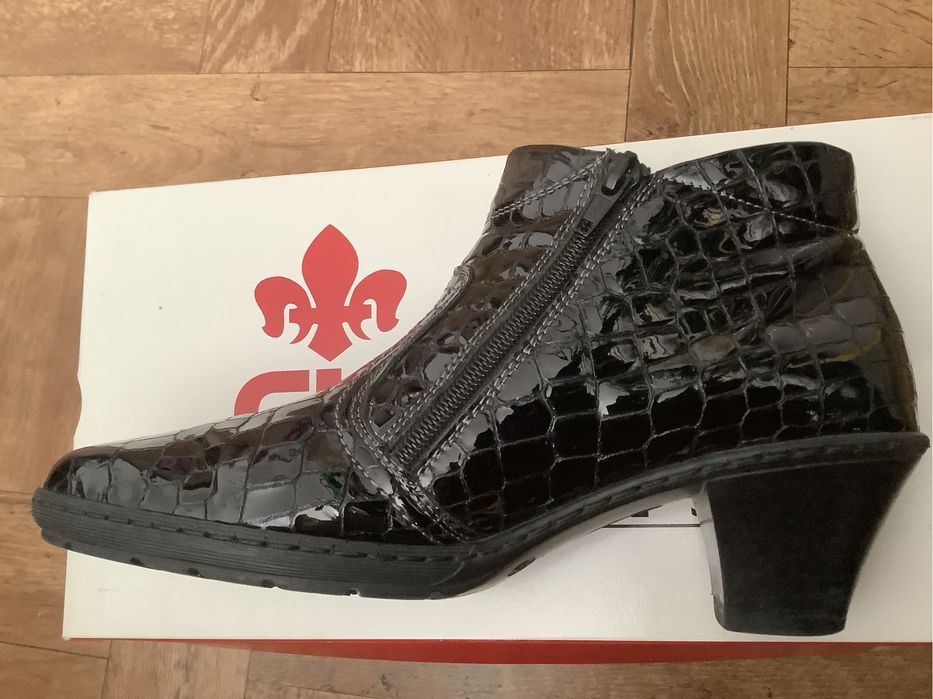 Жіночі шкіряні черевики Rieker на флісі