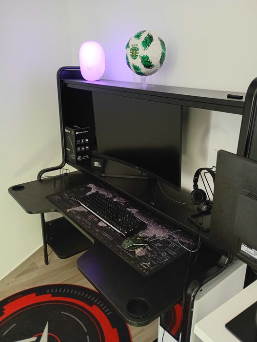 Secretária Gaming FREDDE - Como Nova