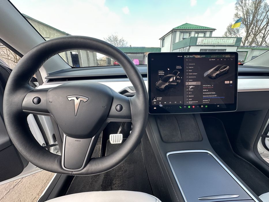 Tesla Model Y 2023