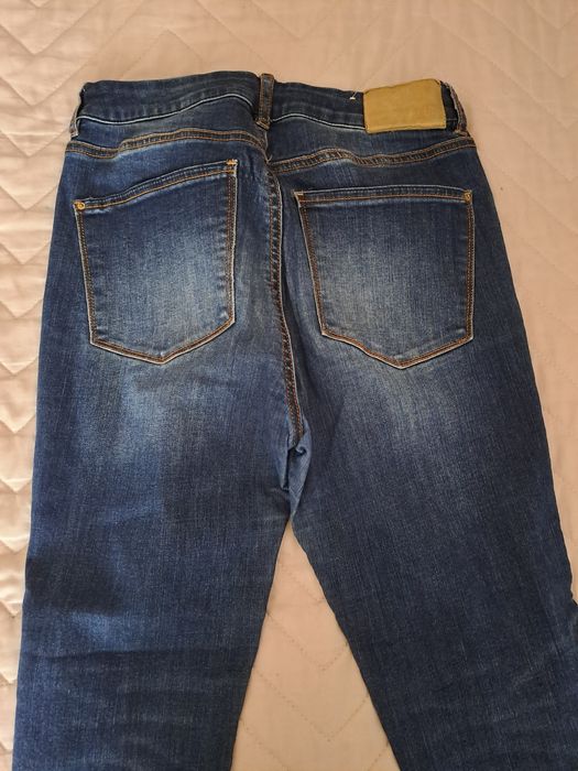 Calças justas mulher