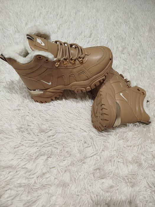 Buty damskie zimowe