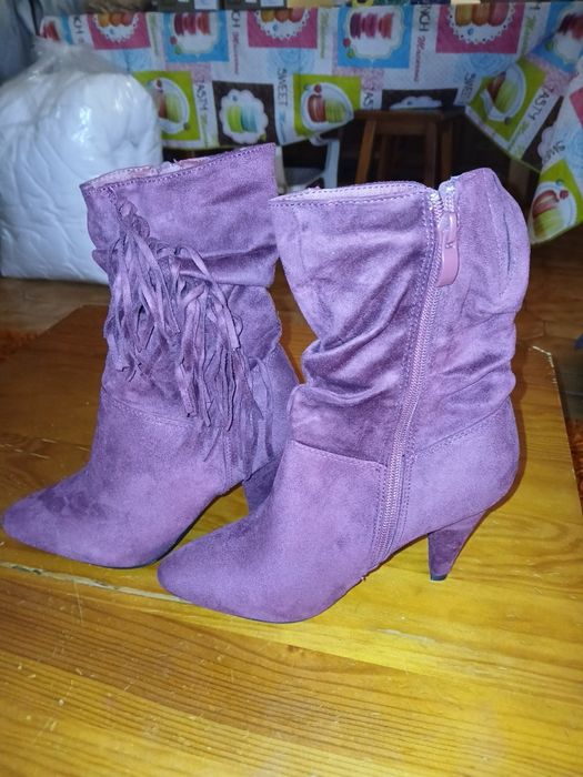 Botas de Camurça Novas N 36