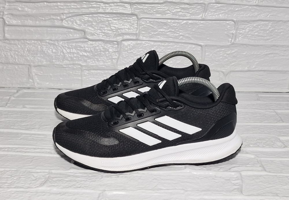 Бігові кросівки Adidas (40 розмір)