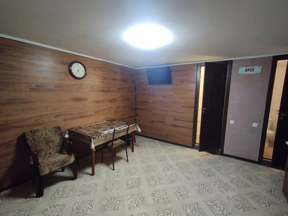 Другий поверх приватного будинку 2 кімнати у Крижанівці.
