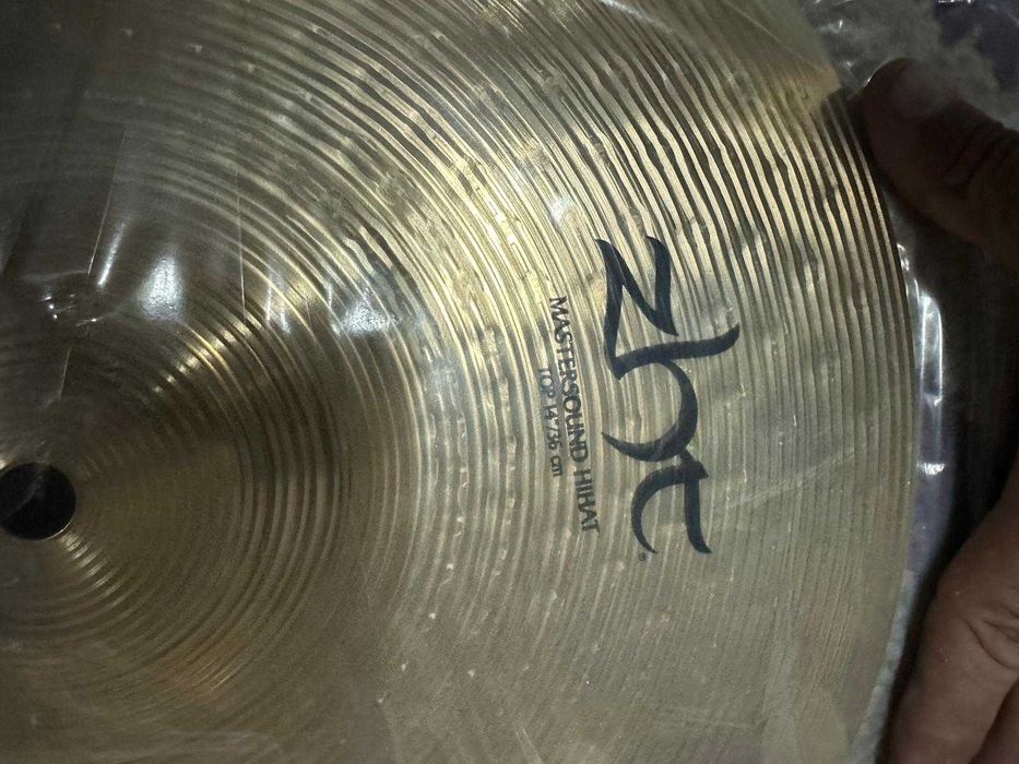 Hi-Hat Zildjian 14 ZBT *NOVO*