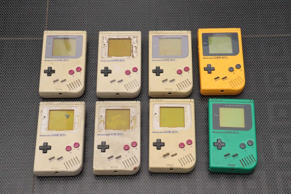 Nintendo Game Boy - zestaw 8 konsol