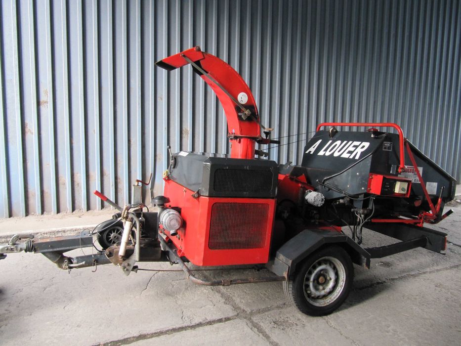 Rębak Kruszarka Rozdrabniacz BUGNOT 3 cyl. Diesel Zarejestrowany