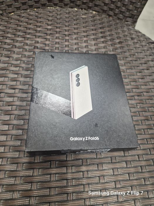 100% oryginalne Pudełko do Samsung Galaxy Z Fold 6, Pink
