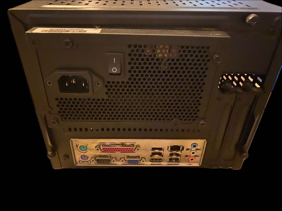 Caixa Cooler Master, motherboard, RAM, SSD e Power Supply