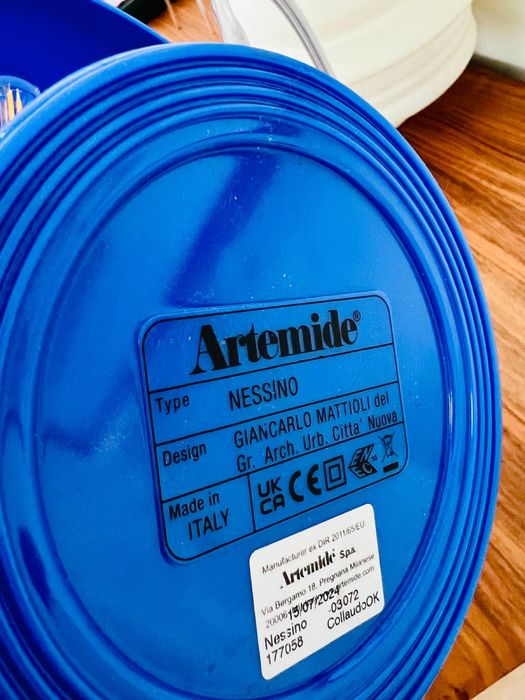 Candeeiro original Nessino em azul Klein - Artemide