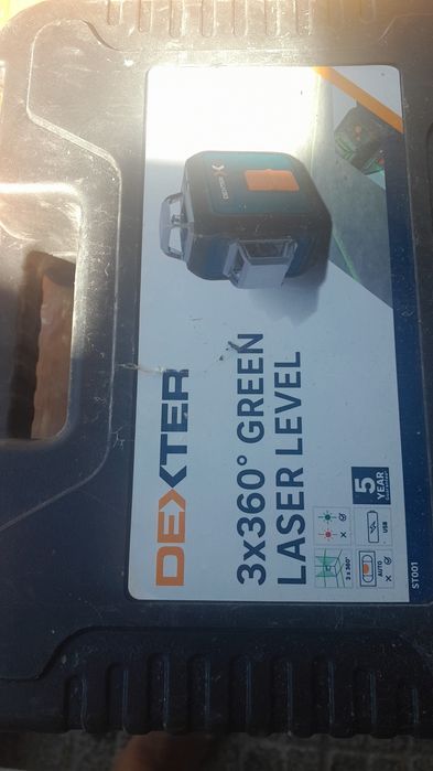 Laser level com tripe