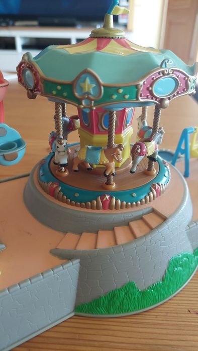 Musical Carousel-Ferris Wheel polly pocket