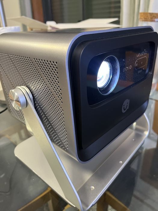 Projetor Full HD 1080P – Veushqo (do canal Marcus Tech – YouTube)