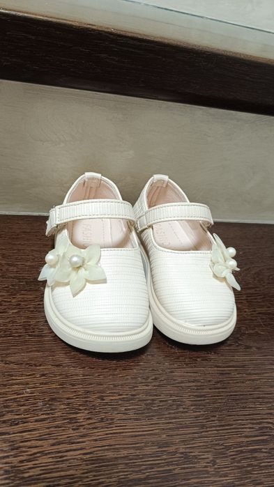 Туфельки, взуття