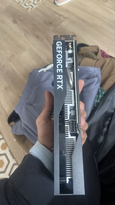 RTX 4060, Ryzen 7 e 2 controles de ps5