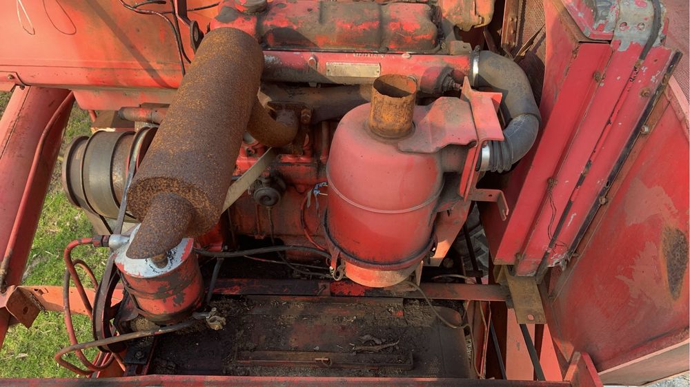 Silnik od kombajnu MF 87 A4. 236