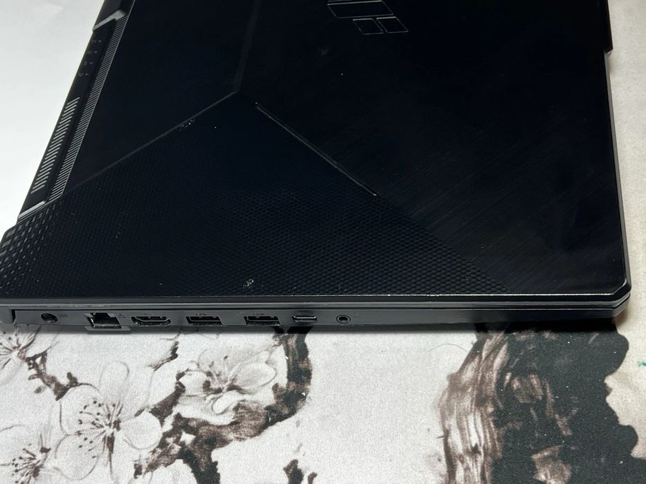 Laptop gamingowy Asus Tuf F15 i5-11400H/16GB RAM/RTX 2050 4GB/512 SSD