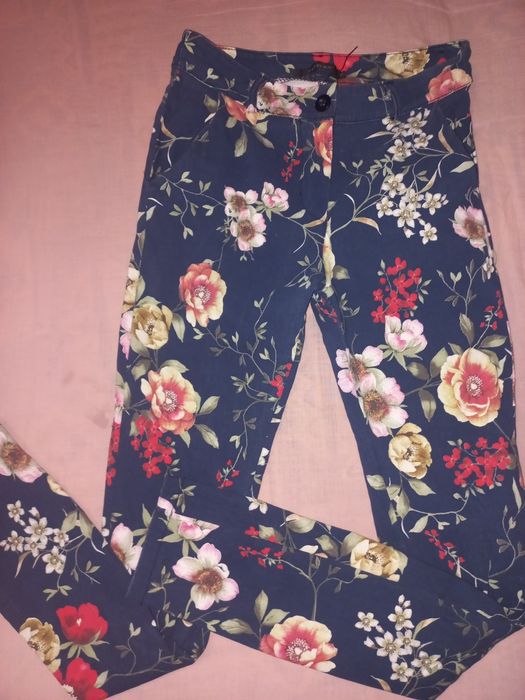 Брюки стрейчевые в цветочный принт