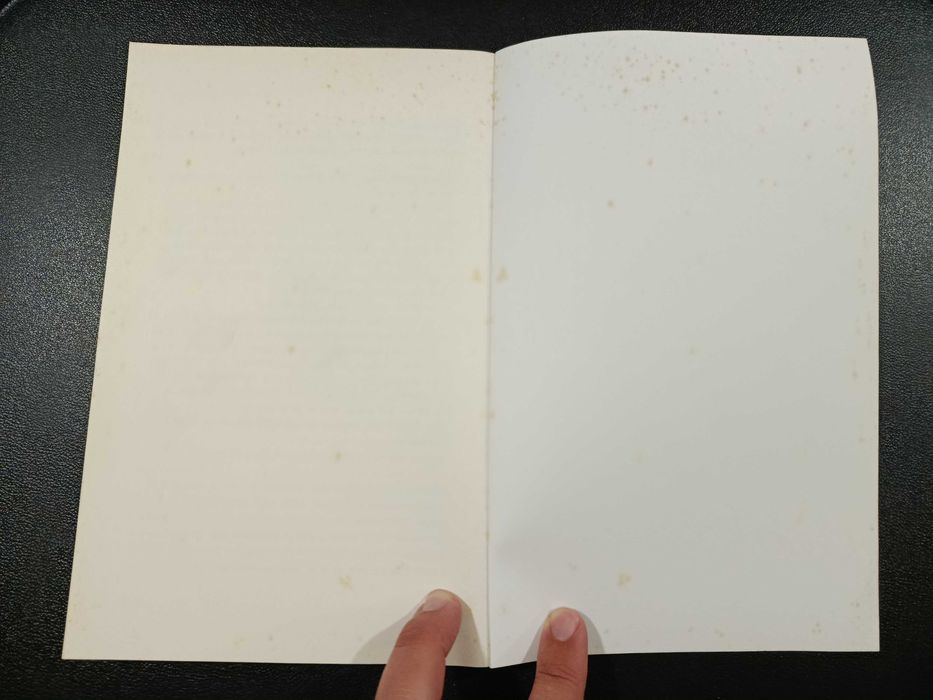 Livro "O Novo Kamasutra Ilustrado", de Alicia Gallotti