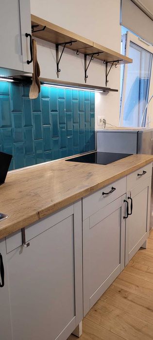 Kuchnia z blatem i zlewem IKEA - szare fronty, komplet, meble kuchenne