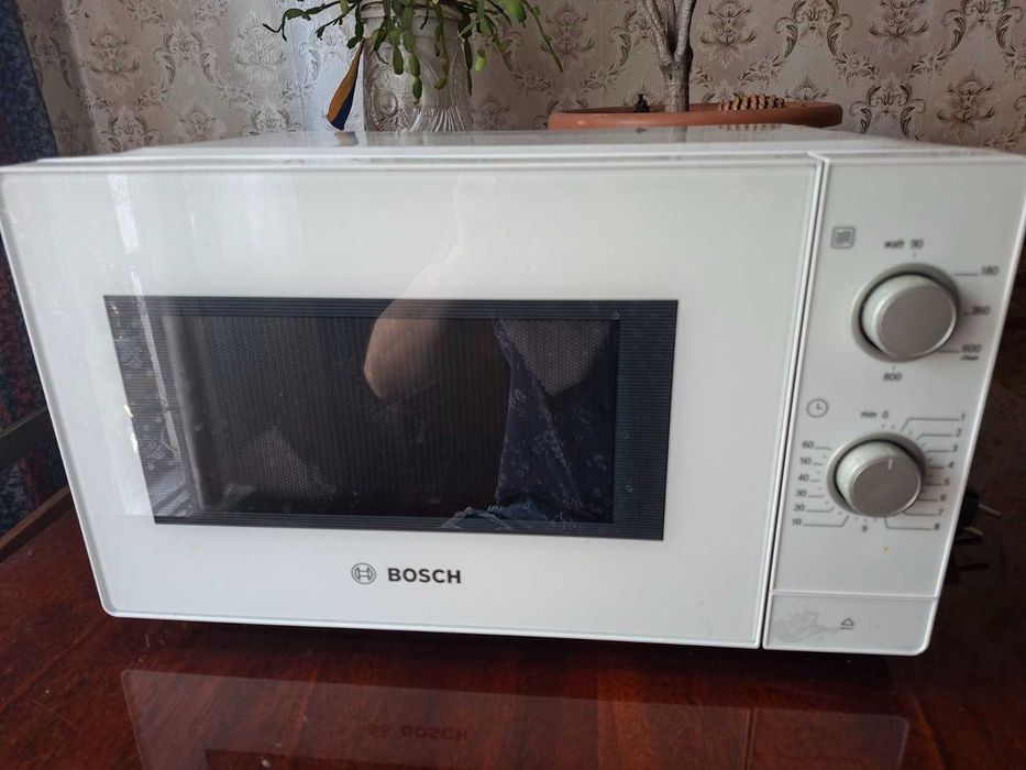 Нова мікрохвильова піч BOSCH FFL020MW0 (В упаковці, на гарантії)