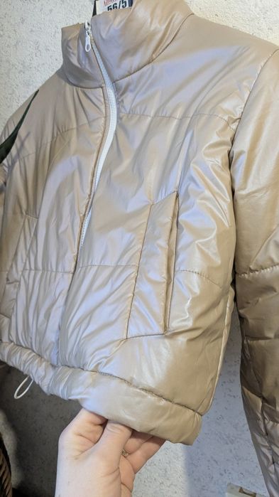 Вкорочена курточка жіноча 42-44