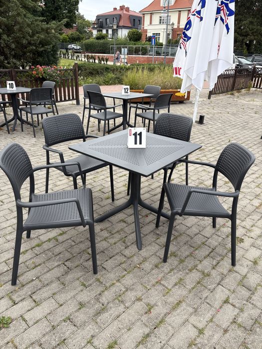Meble z tworzywa do ogrodu lub na taras